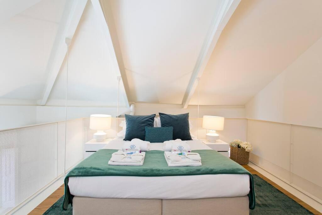 BOUTiQUE Rentals- LOvPORTO Ribeira historic center view 4