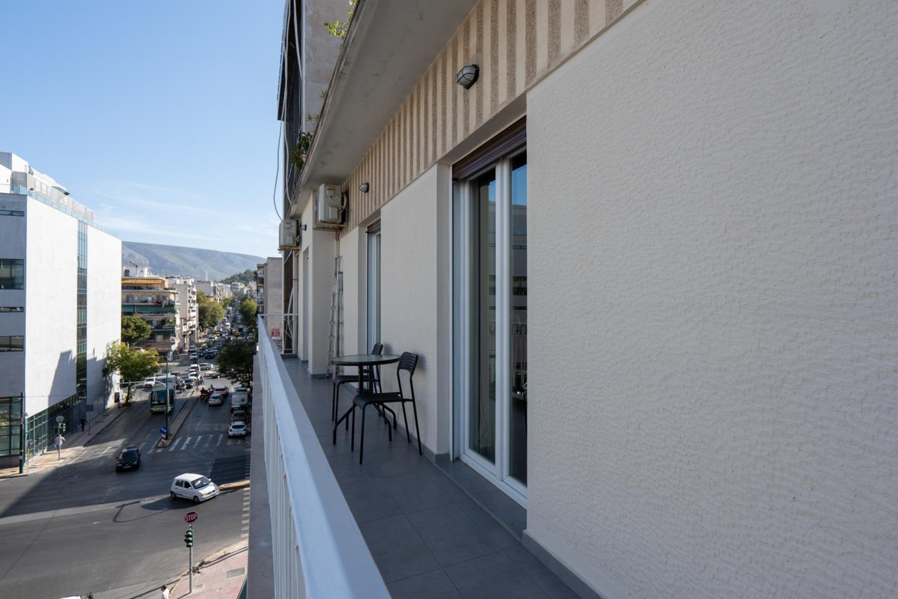 Classy Apartment in Koukaki, Walk to Metro & Acropolis