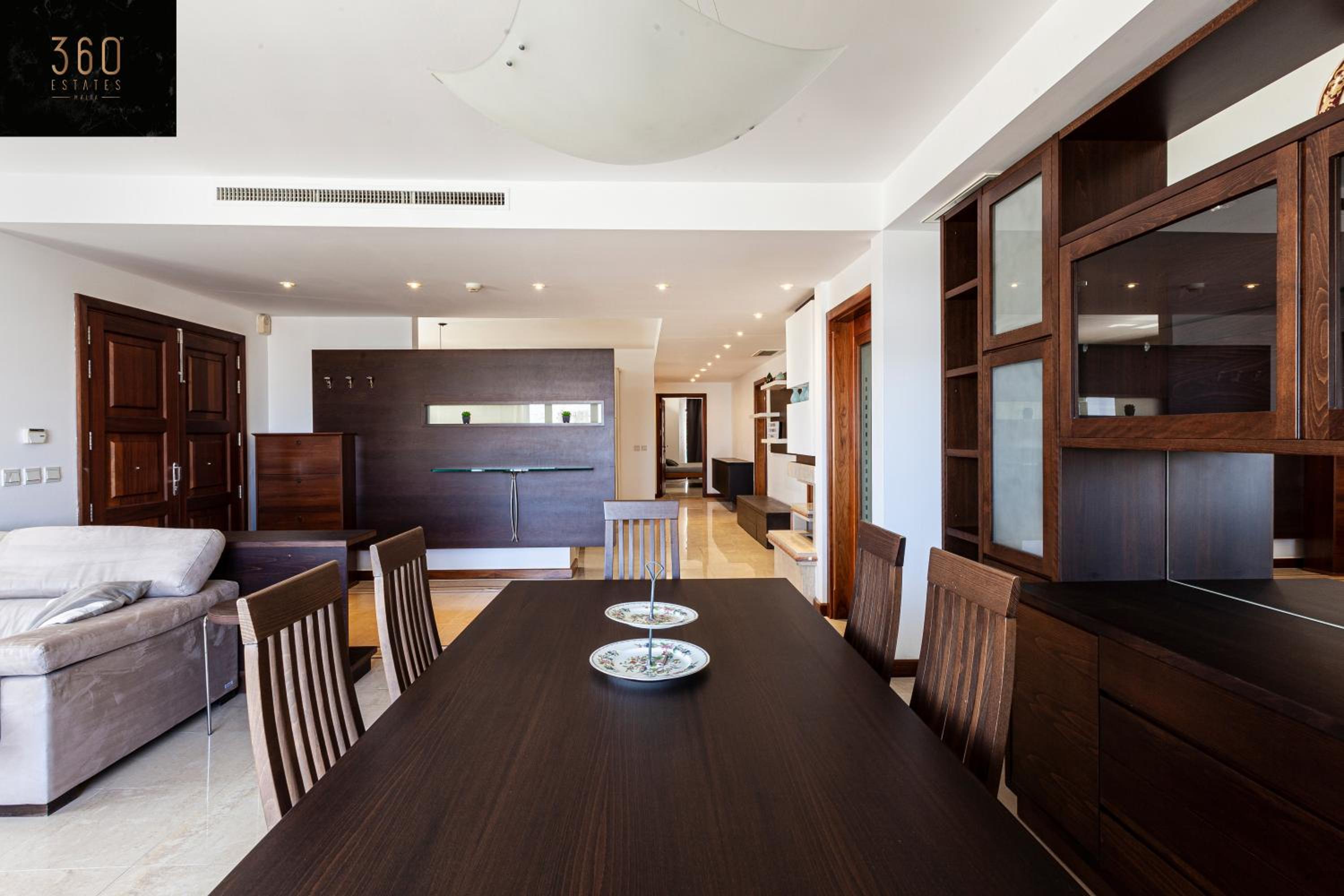 Bungalow villa with SUPER POOL AREA with WIFI & AC by 360 Estates photo 3