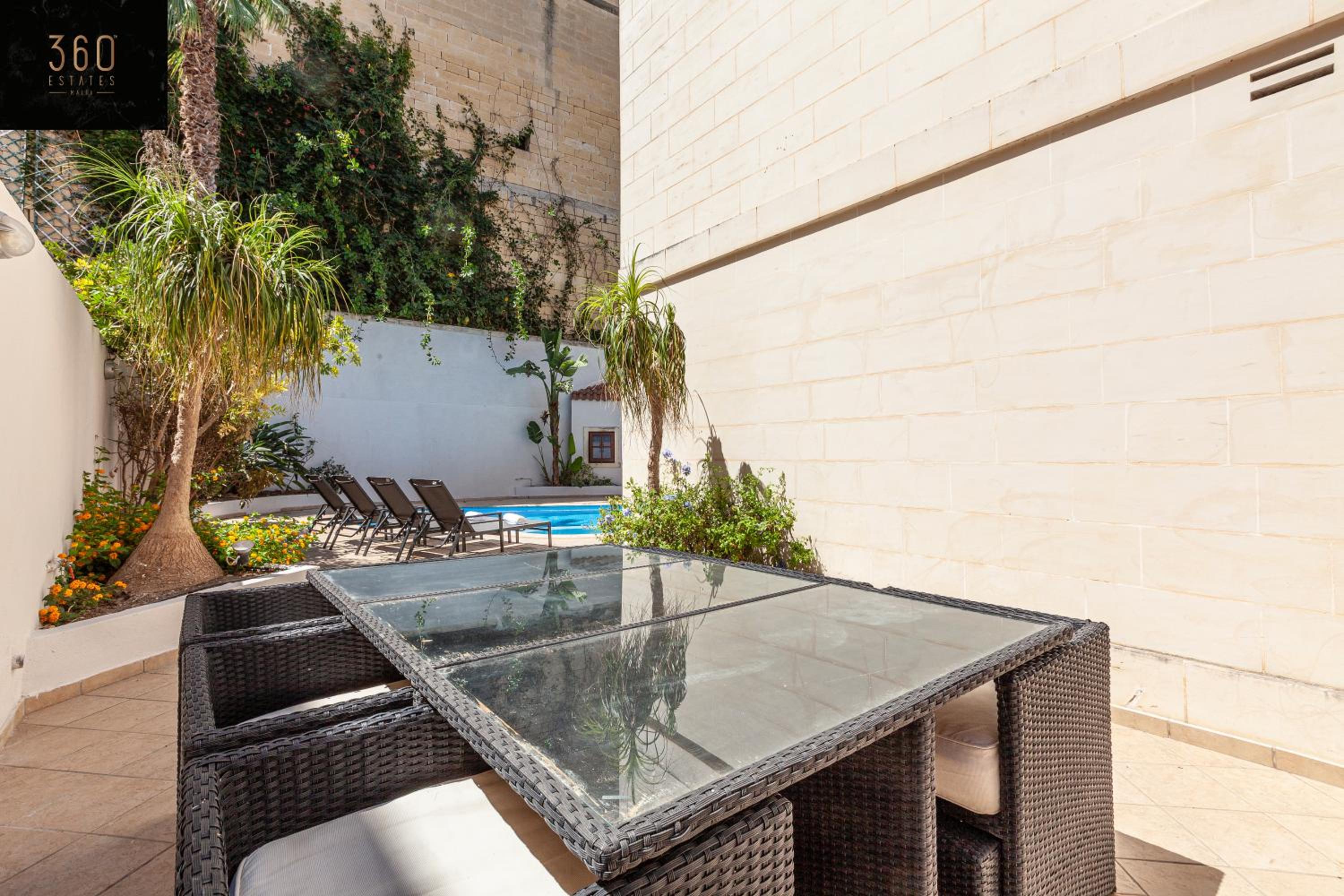 Bungalow villa with SUPER POOL AREA with WIFI & AC by 360 Estates photo 5