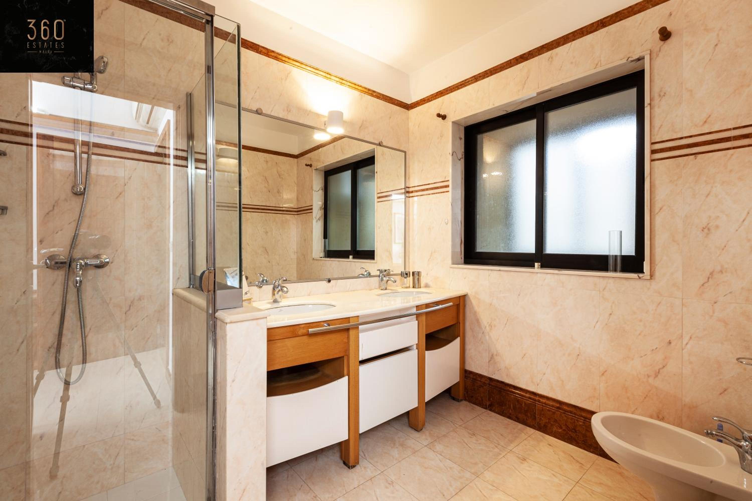Bungalow villa with SUPER POOL AREA with WIFI & AC by 360 Estates photo 4