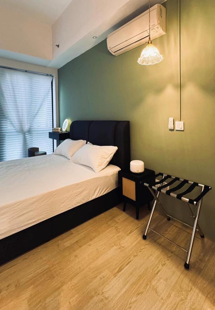 Revo Aurora Pavilion Bukit Jalil 2-5 Pax Stay Free Parking by D'Summer91 20A
