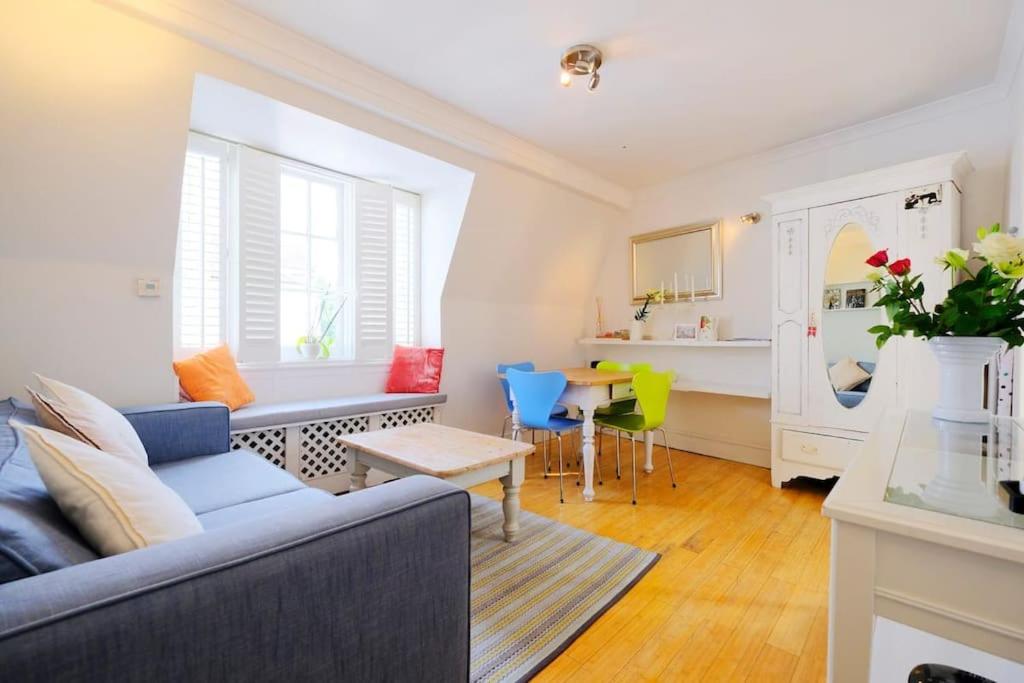 Roof Terrace Flat in Hampstead - Pass the Keys