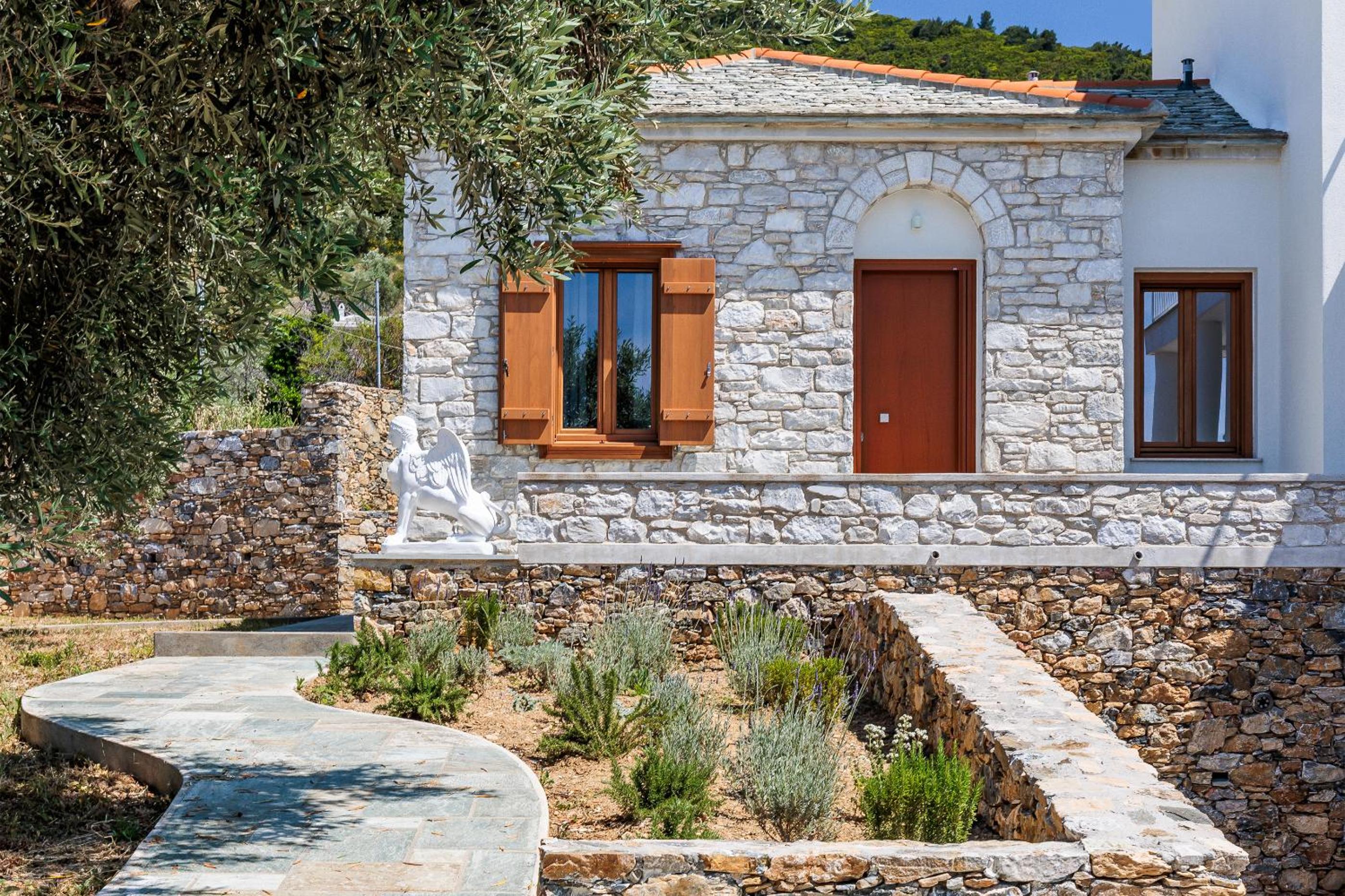Sunshine Pool Villa