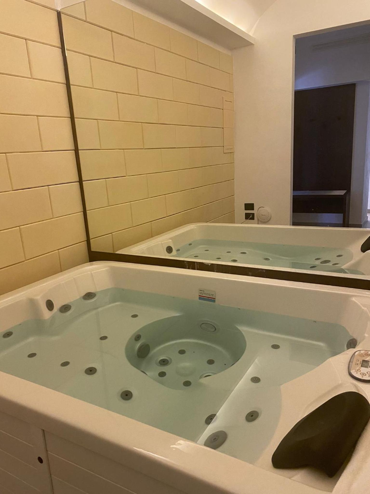 Relais Piazza Del Plebiscito B&B