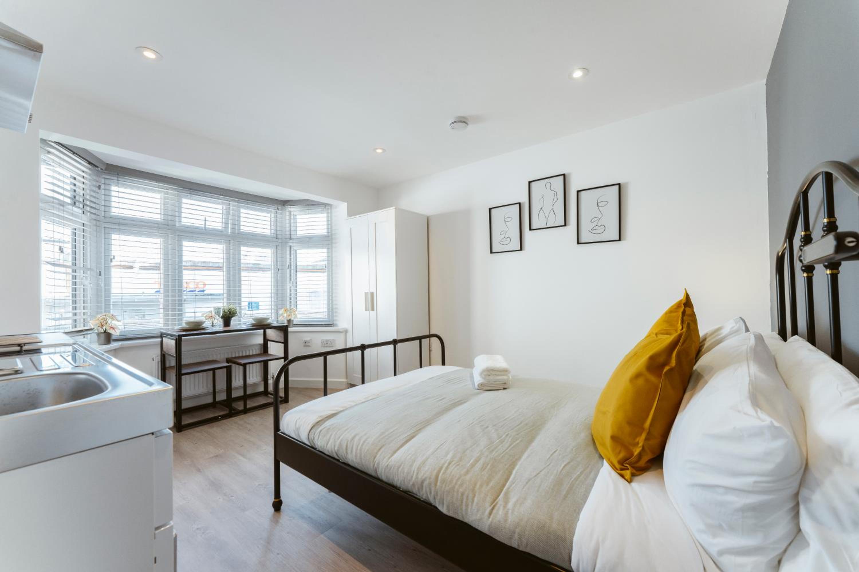 Perivale Studio Apartments