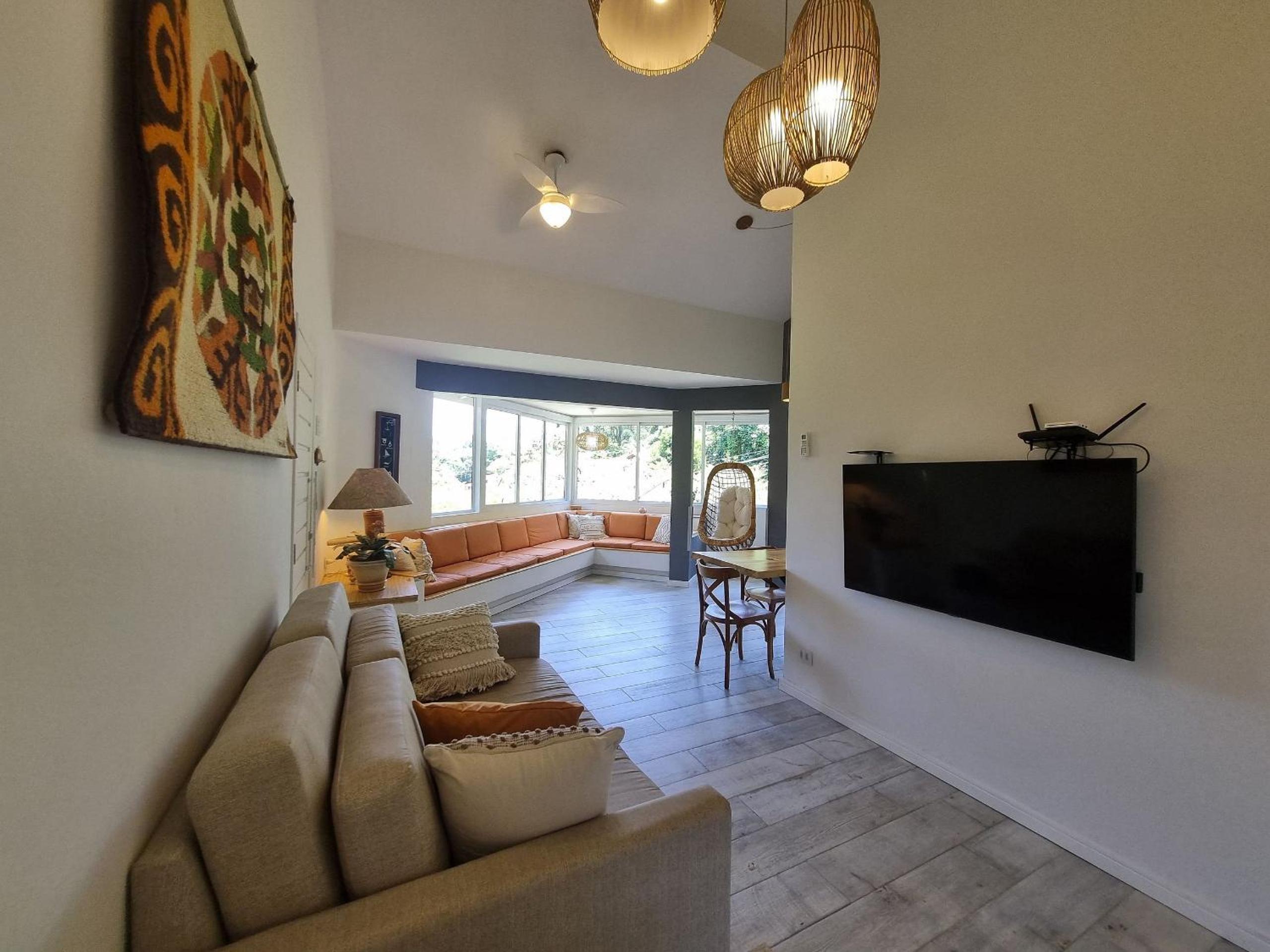 Casas com jacuzzi e churrasqueira a 500 metros da Praia do Perequê na Ilhabela
