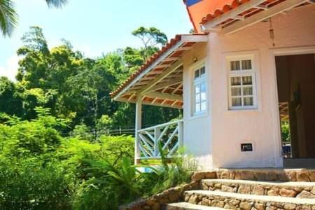 Casas com jacuzzi e churrasqueira a 500 metros da Praia do Perequê na Ilhabela