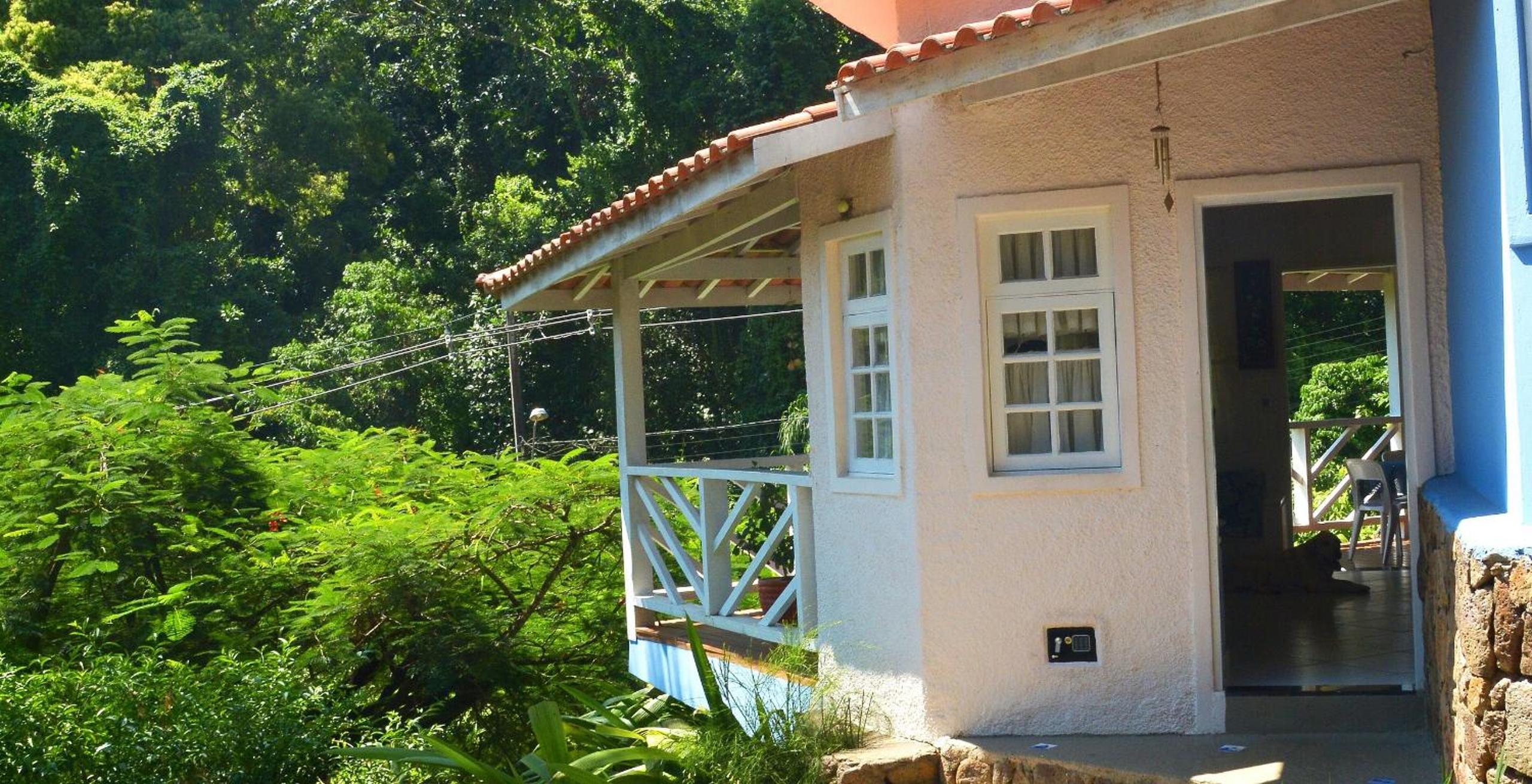 Casas com jacuzzi e churrasqueira a 500 metros da Praia do Perequê na Ilhabela