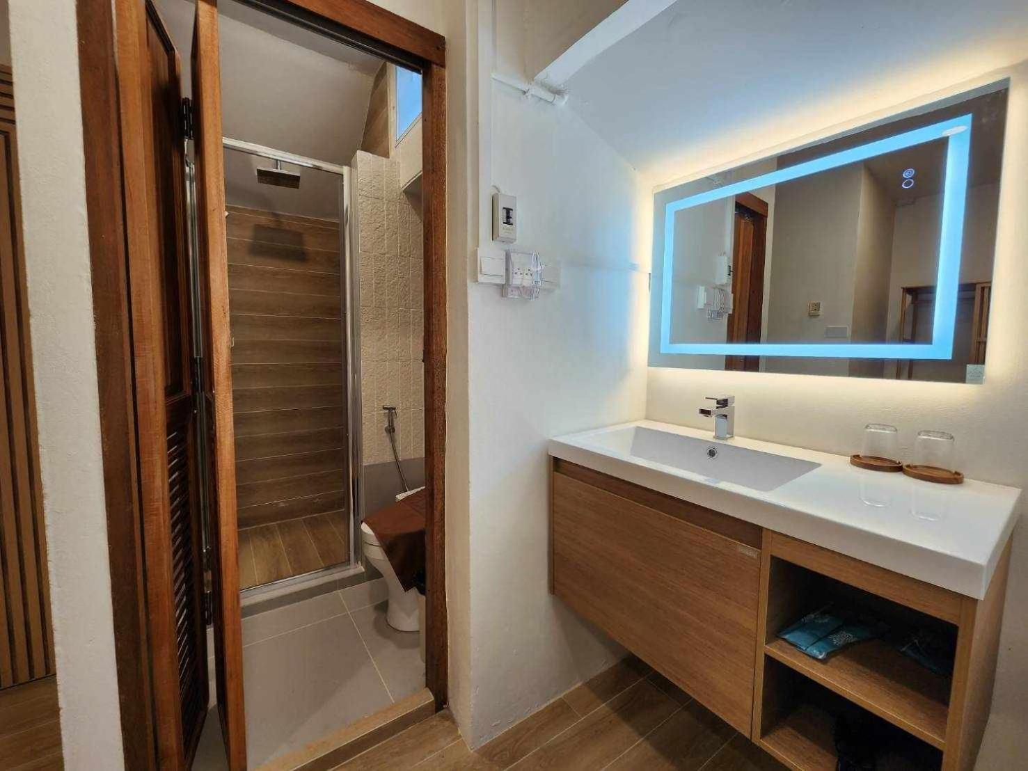 Lo-Ha Guest house, Contactless Check-in