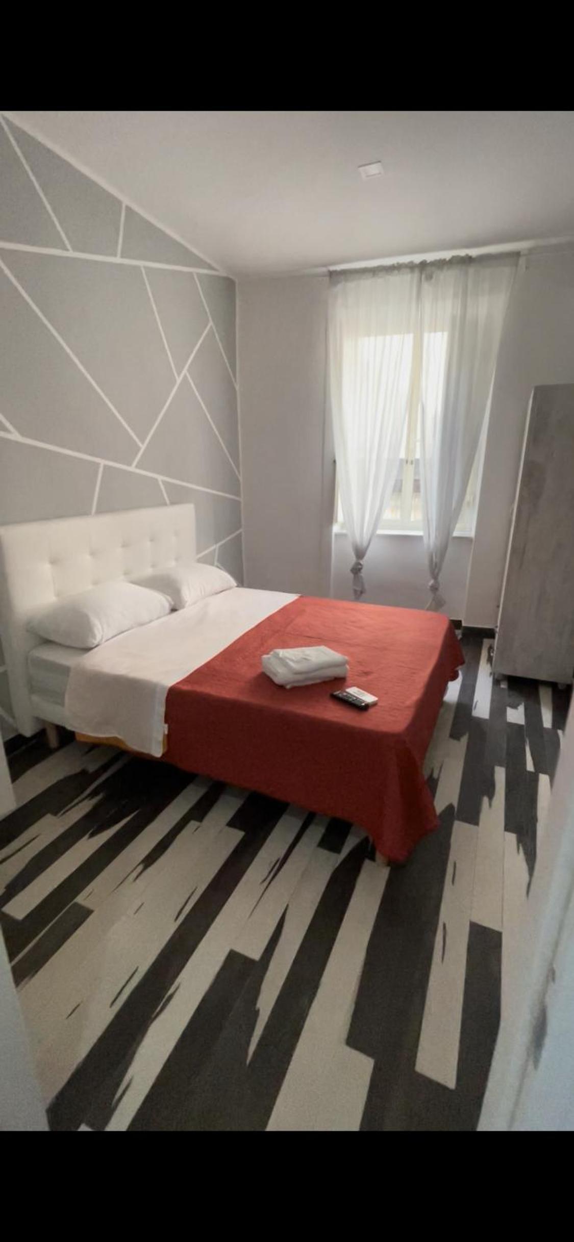 Room Rental Piazza Garibaldi photo 4