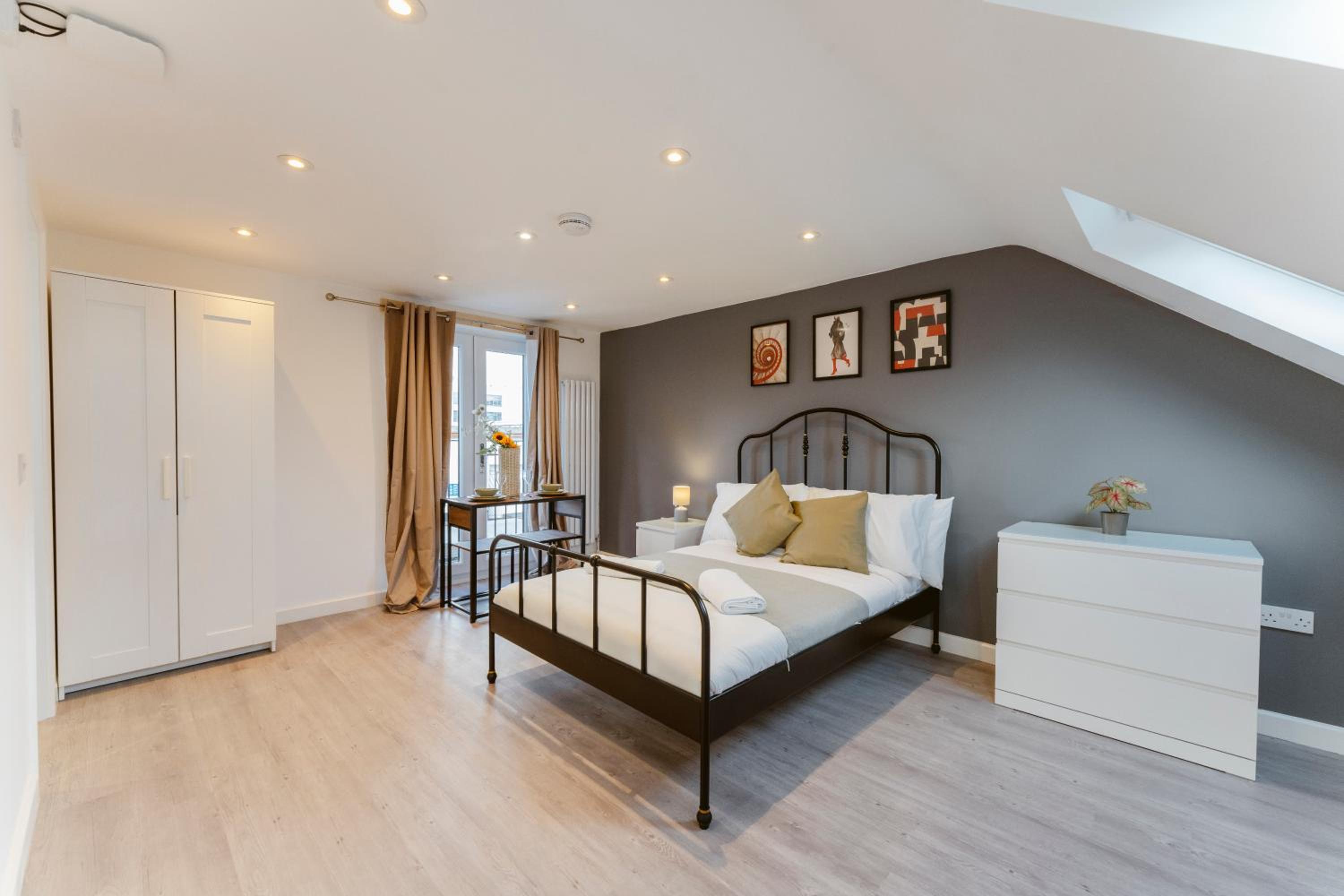 Perivale Studio Apartments