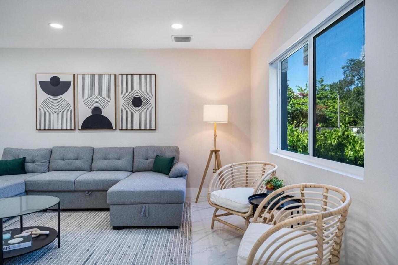 4 Bedroom Holiday Retreat BBQ Marketplace