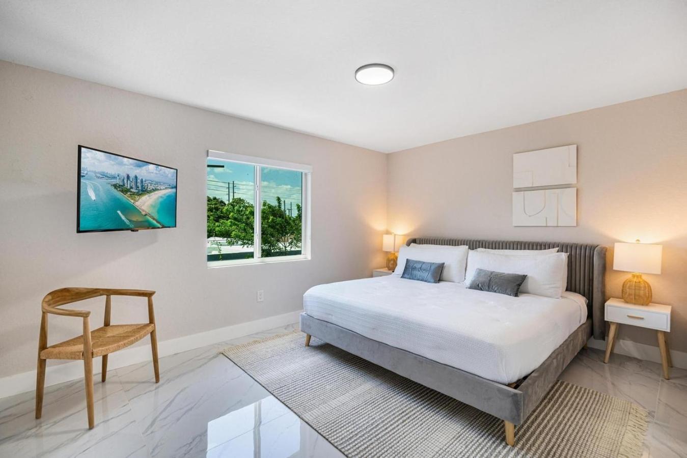 4 Bedroom Holiday Retreat BBQ Marketplace
