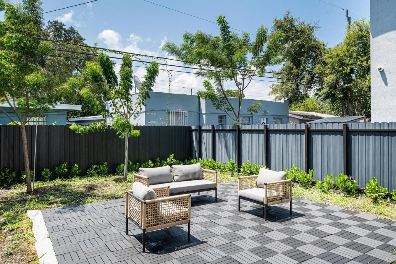 4 Bedroom Holiday Retreat BBQ Marketplace