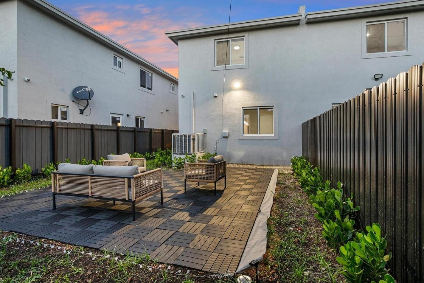 4 Bedroom Holiday Retreat BBQ Marketplace