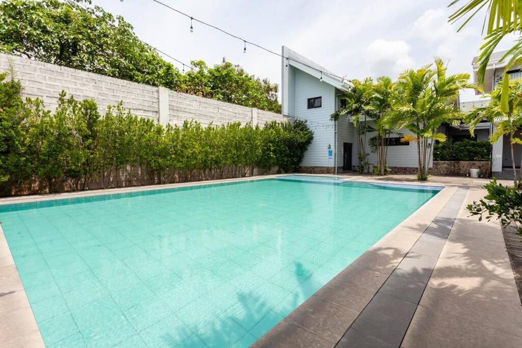 3-Bedroom Villa with Pool