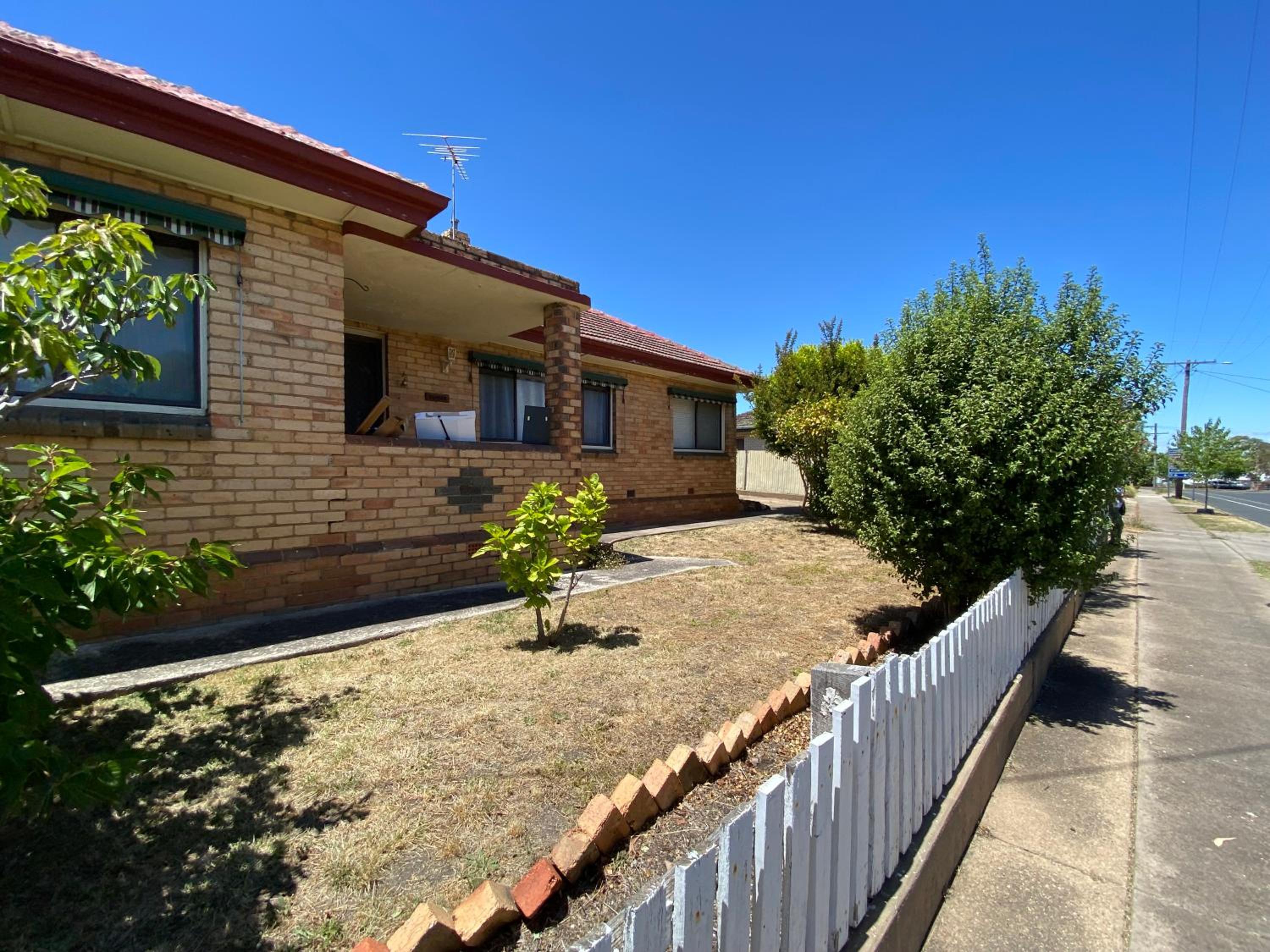 6 Beds-Whole House with 4 bedrooms -Stawell - share accommodation - 3 rooms for 5 gusts are available