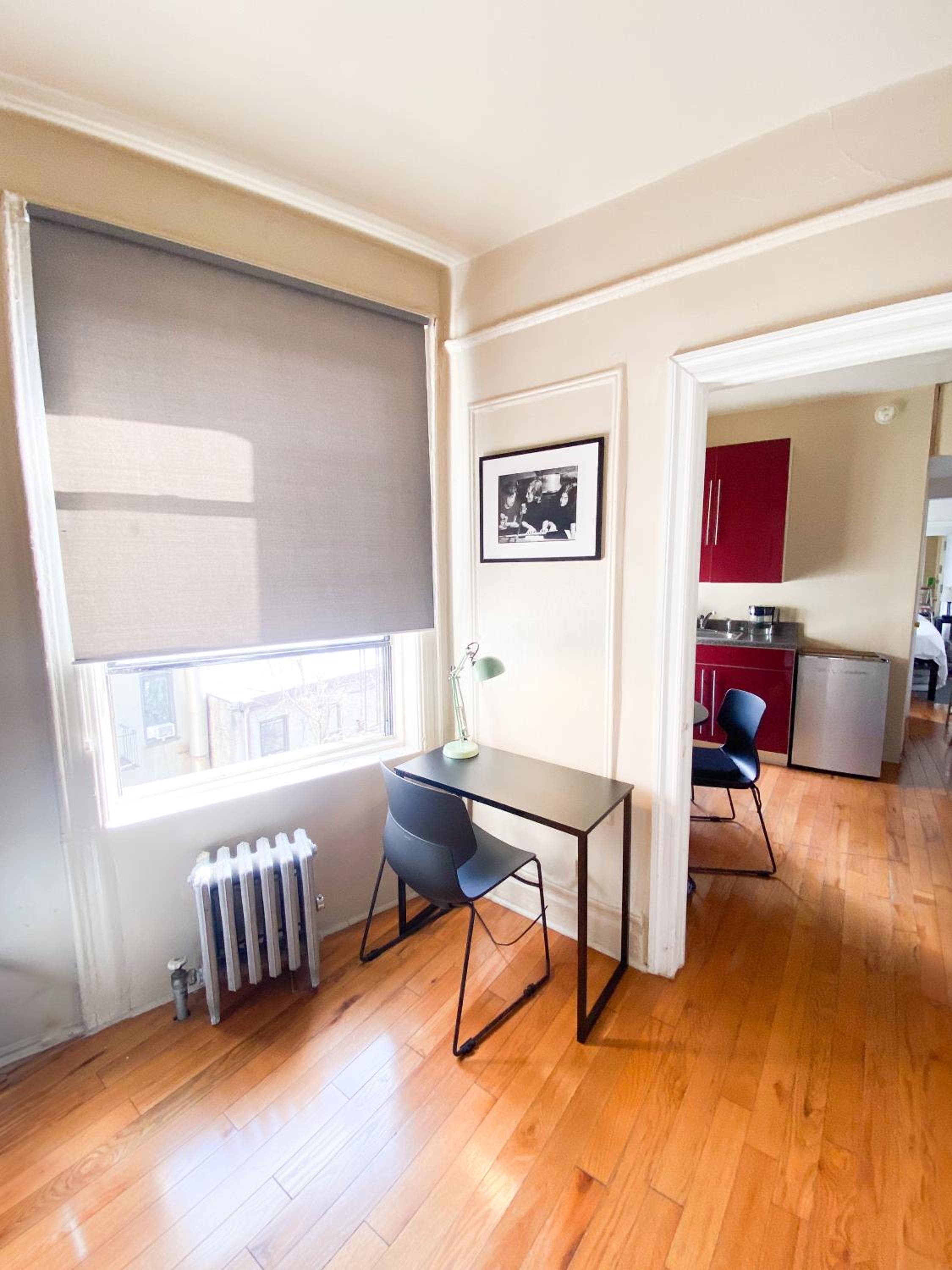 2 Bedrooms Entire Beautiful Apt in Williamsburg! view 5