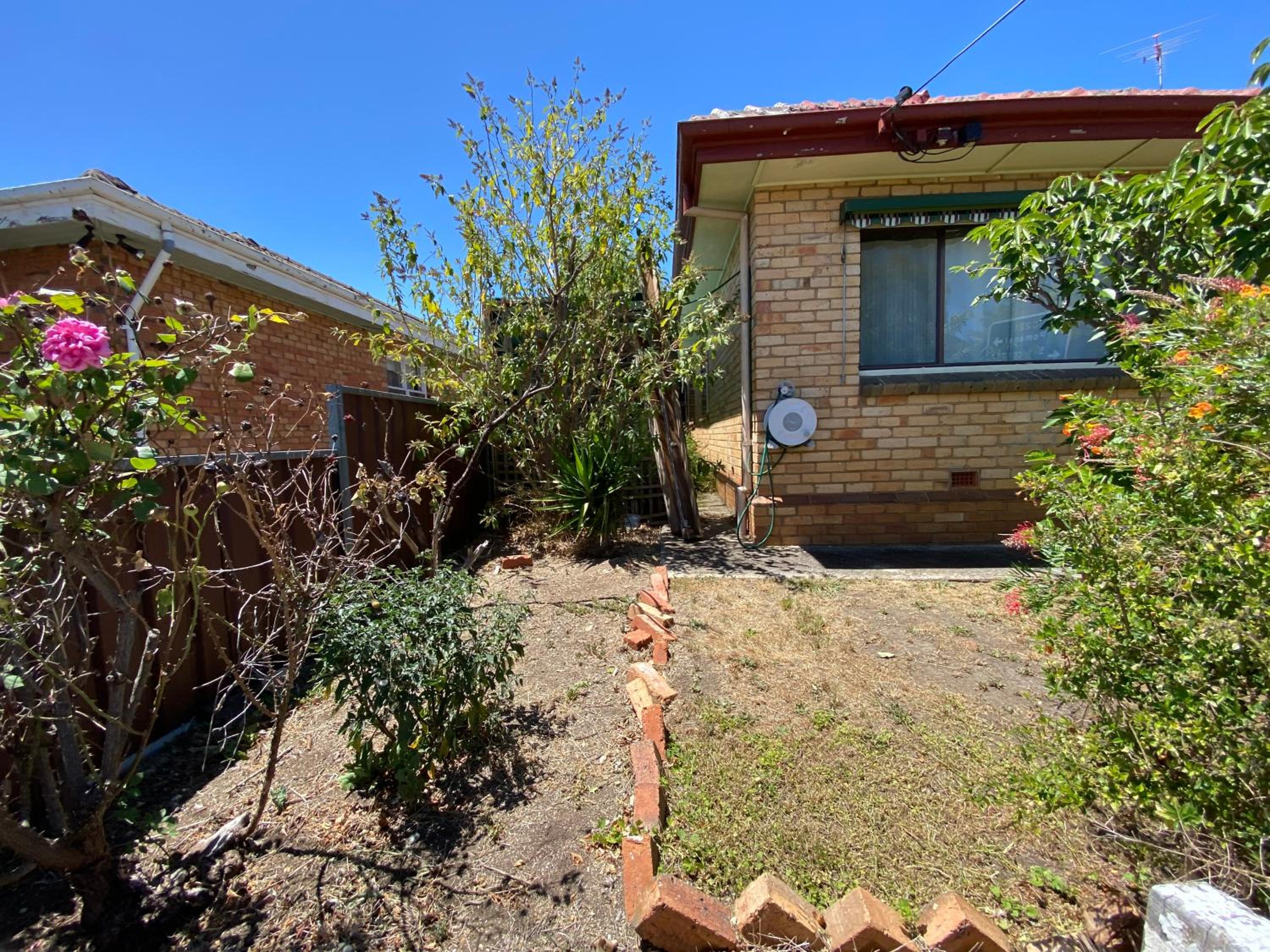 6 Beds-Whole House with 4 bedrooms -Stawell - share accommodation - 3 rooms for 5 gusts are available