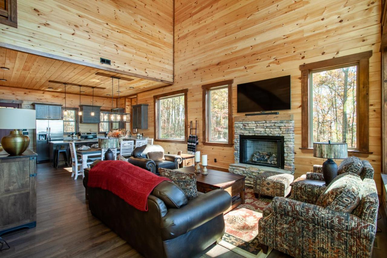 Sunset Summit - Pool, Theater Room, Games, & VIEWS view 4
