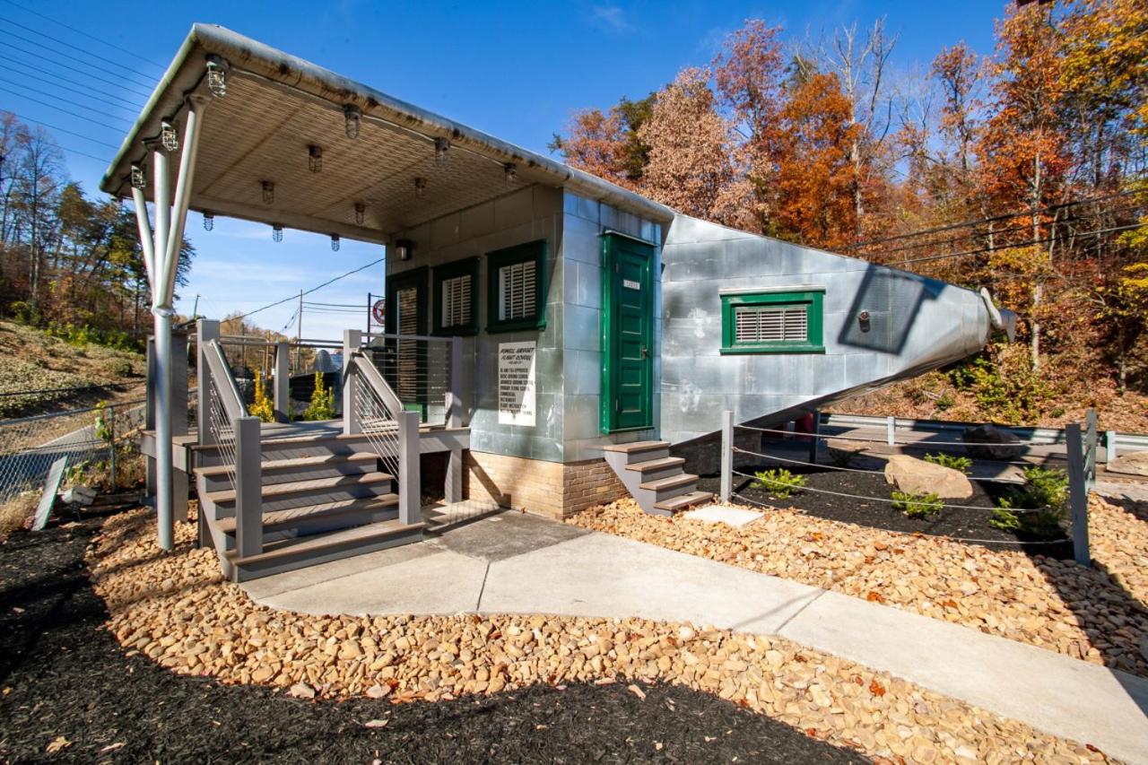 Airplane Filling Station -Unique Stay in Knoxville view 4