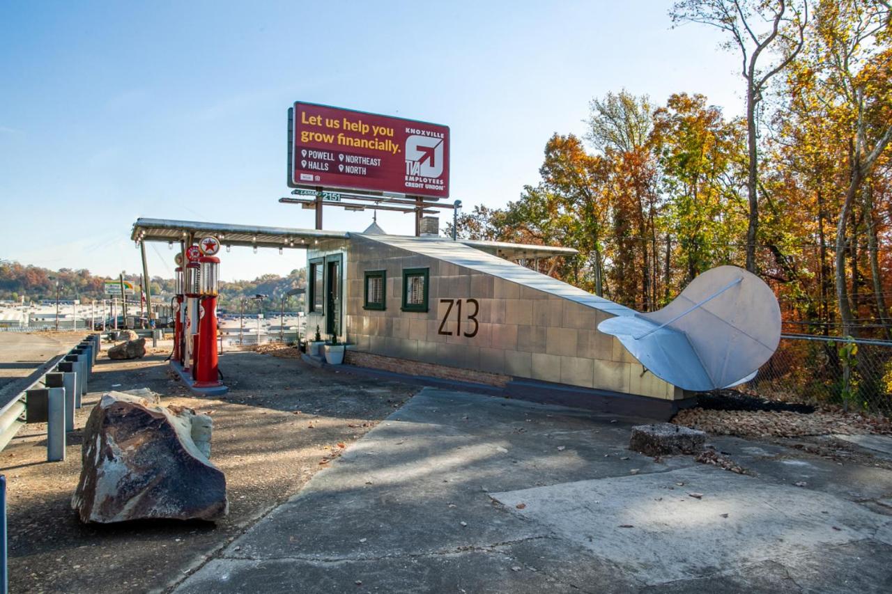 Airplane Filling Station -Unique Stay in Knoxville view 5