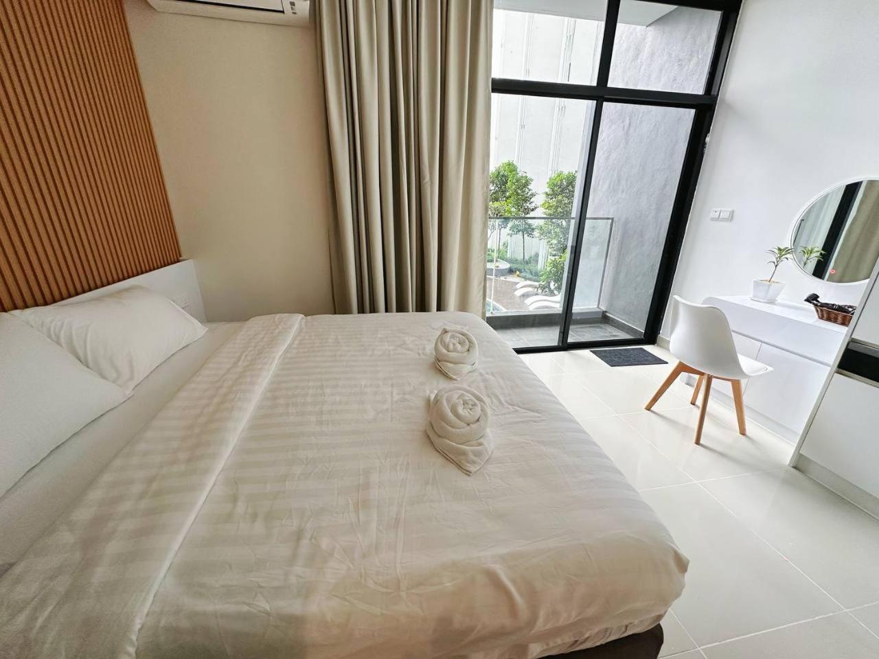 Seaside Pool View Studio Apartment at Kota Kinabalu City Centre photo 1