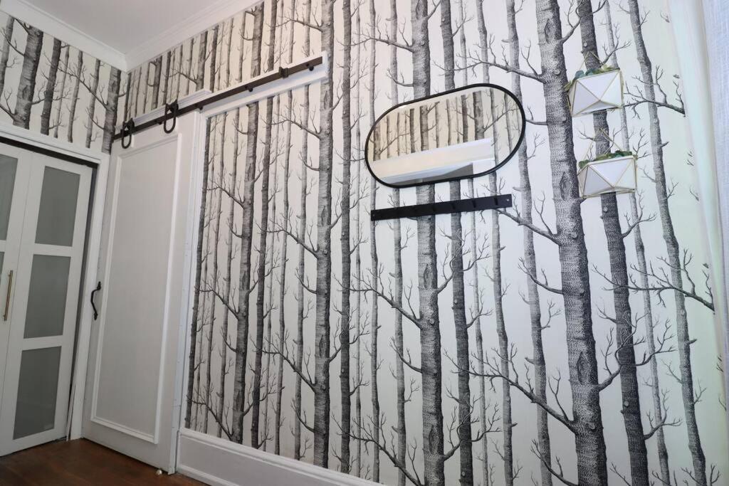 Modern Midtown Getaway - Luxury Chic Unit ✧ view 5