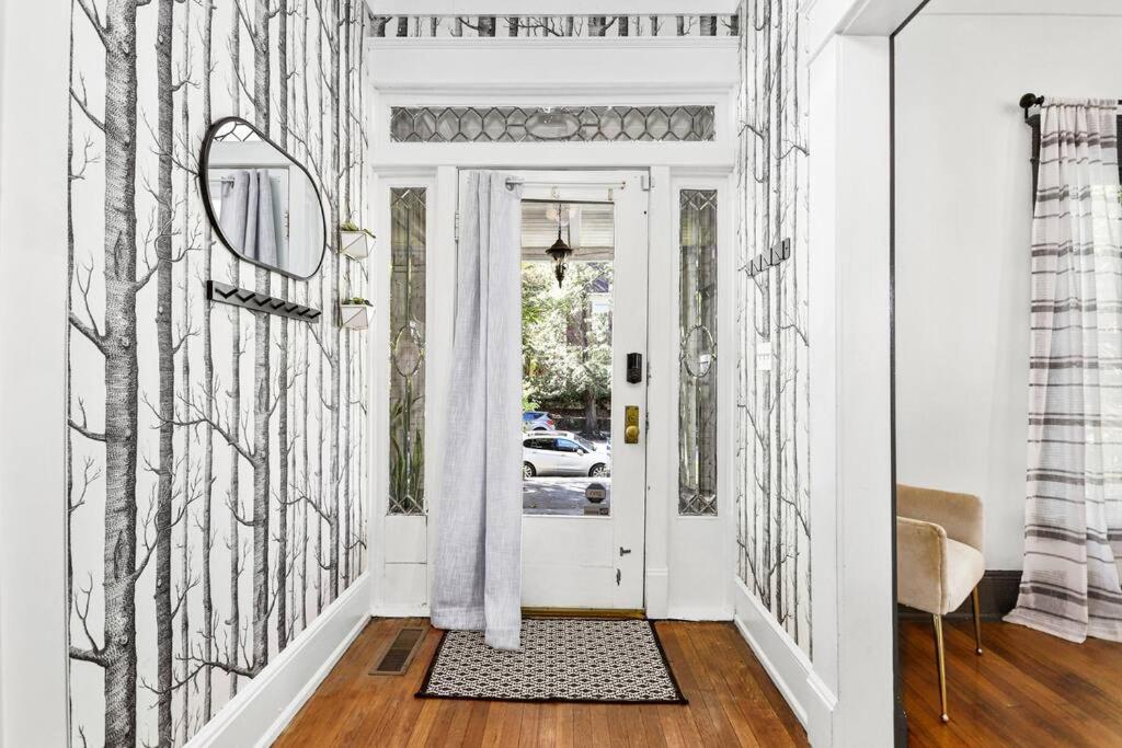 Modern Midtown Getaway - Luxury Chic Unit ✧ view 3