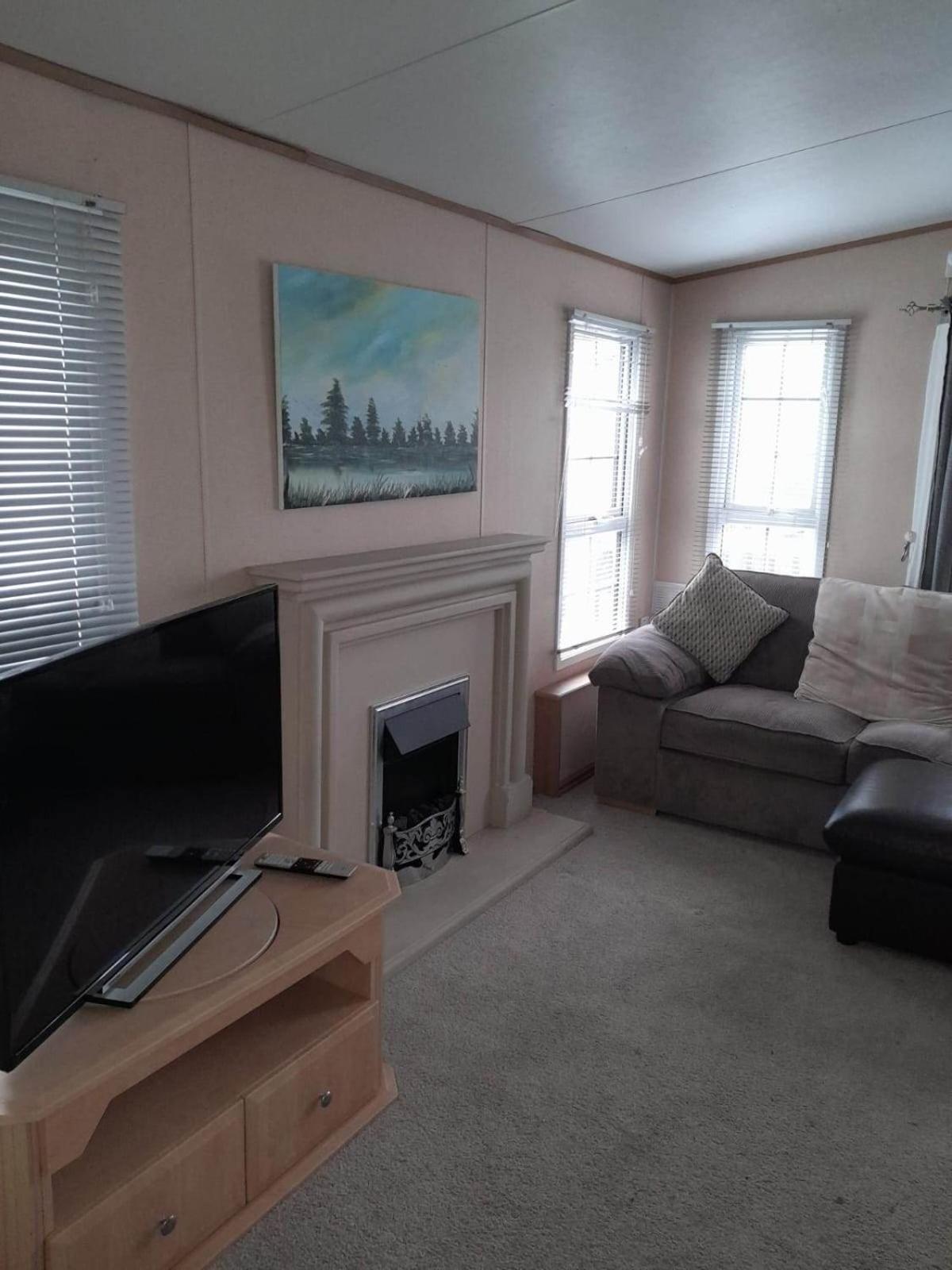 8 Berth caravan Palm Grove 86 golden palm Chapel St Leonards view 4