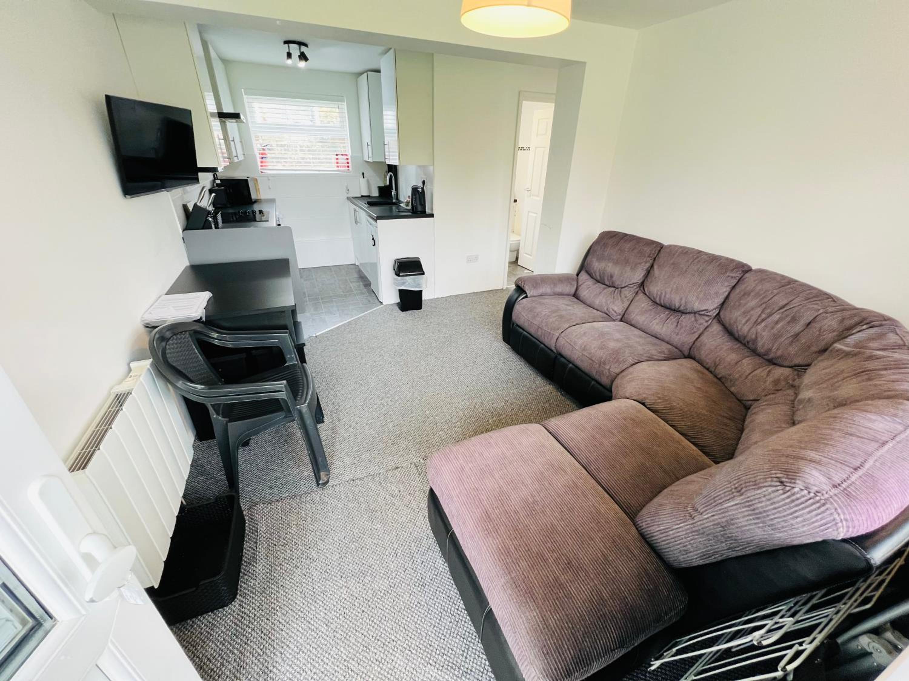 2 Bedroom Chalet SB172, Sandown Bay, Isle of Wight, Free WiFi view 2