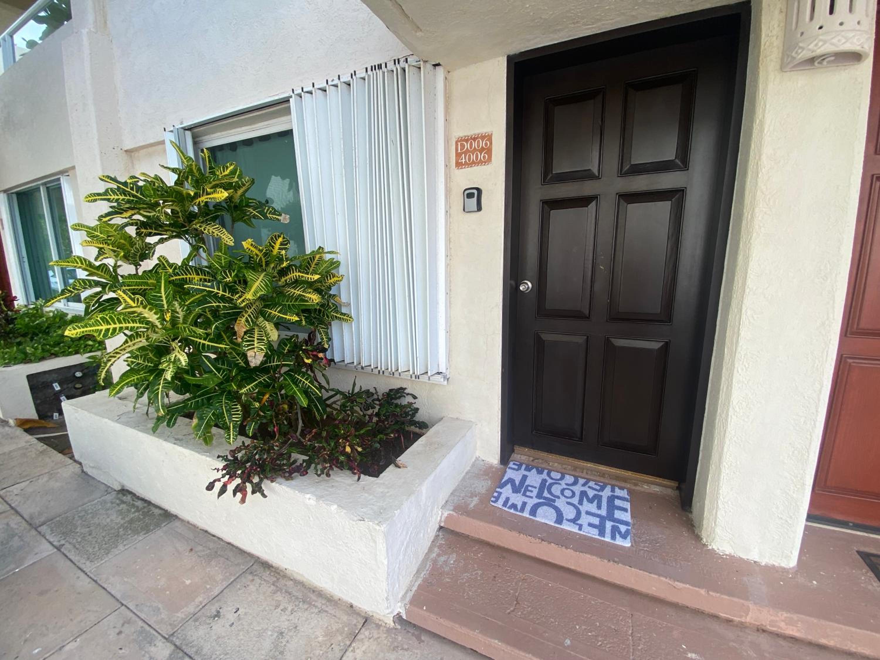 Brisas Shores Beach & OceanFront Apartments 1 or 2 bedrooms Cancun Hotel Zone