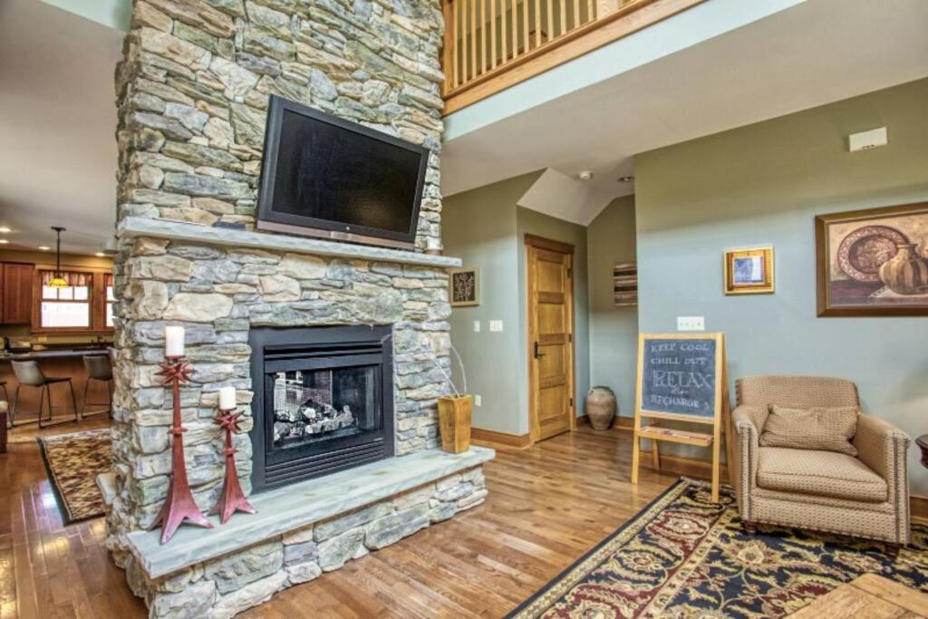 Dolce Vita @ Deep Creek Lake view 5
