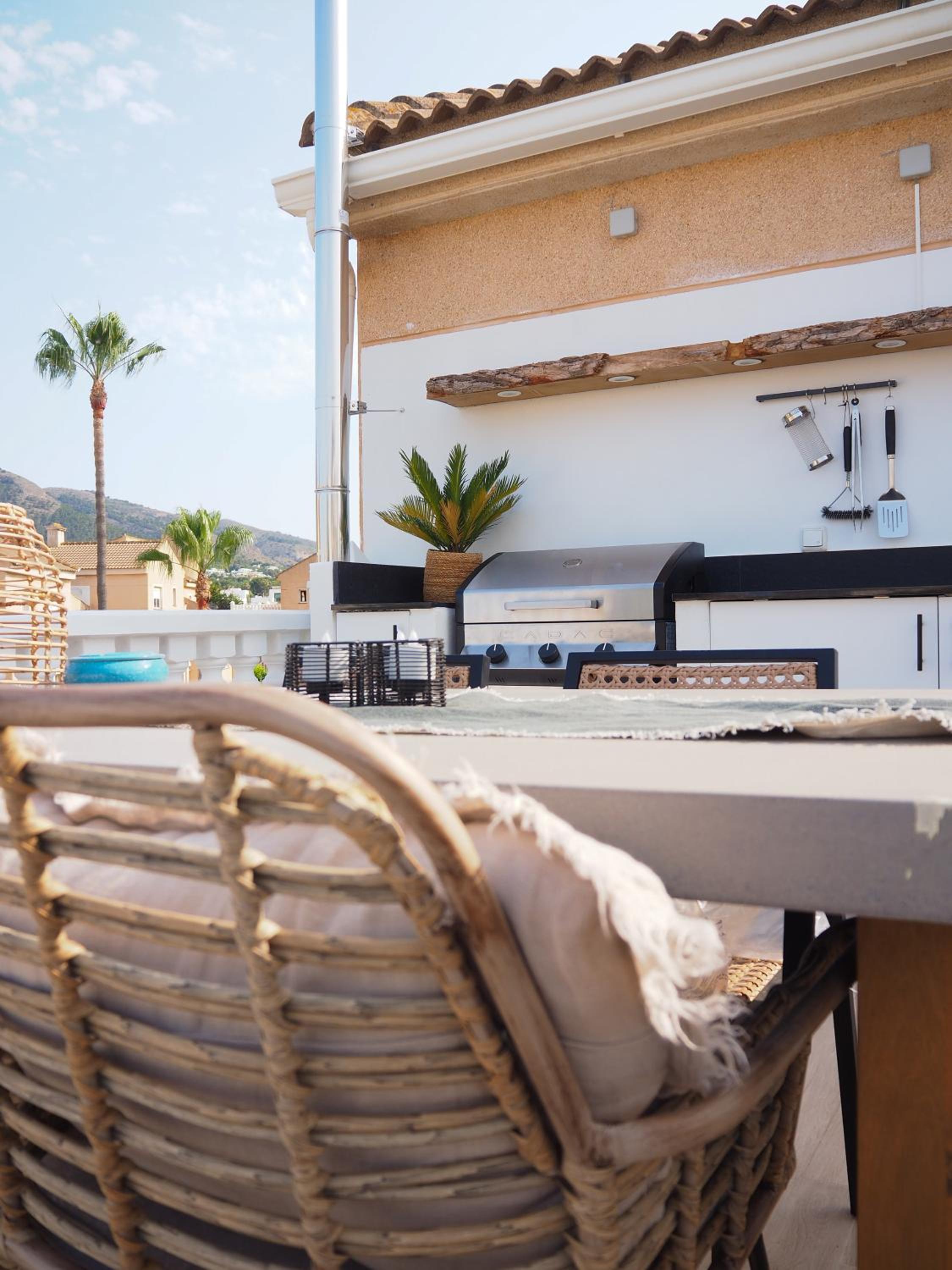 Casa Narú Albir, duplex appartement met ruim terras en buitenkeuken
