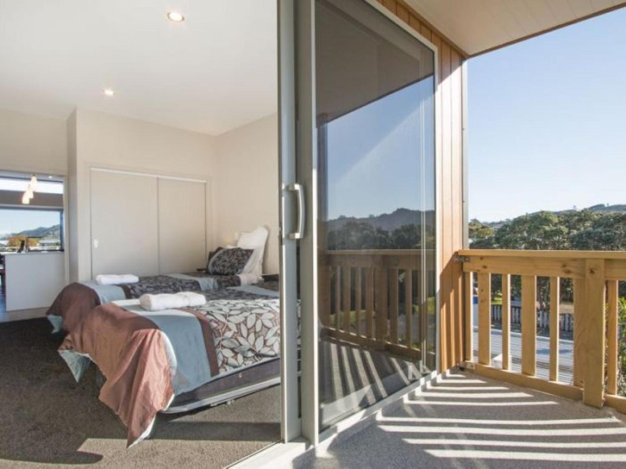 Beach Pacific Apartments view 3