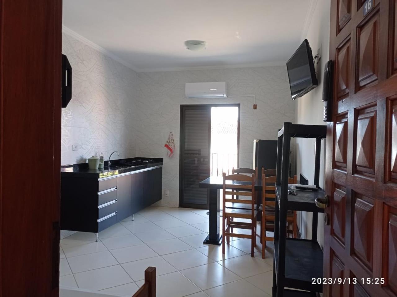 Primeiro Espaço - Toninhas