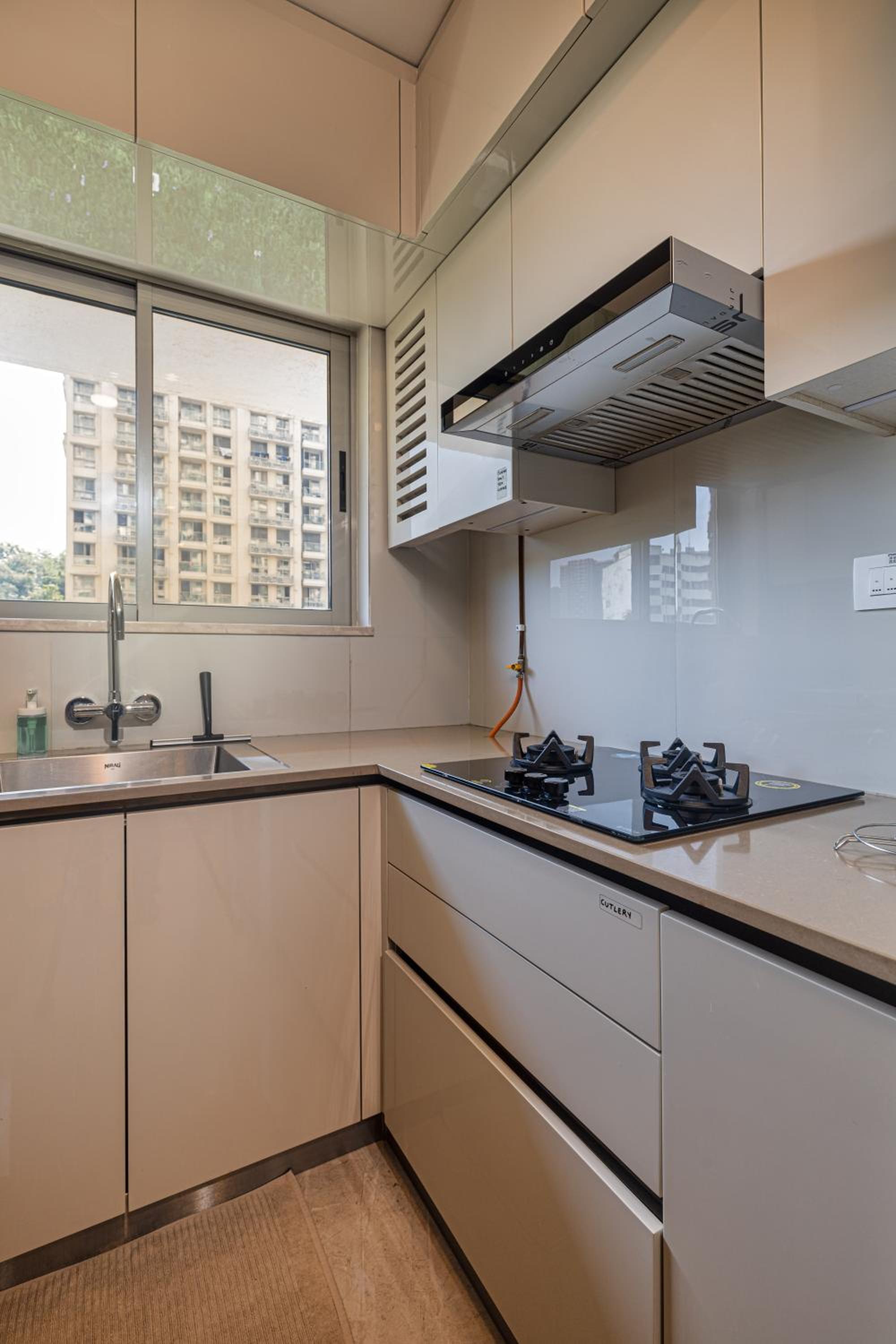 Regent Entire One Bedroom Apartment - Hiranandani Gardens, Mumbai Powai