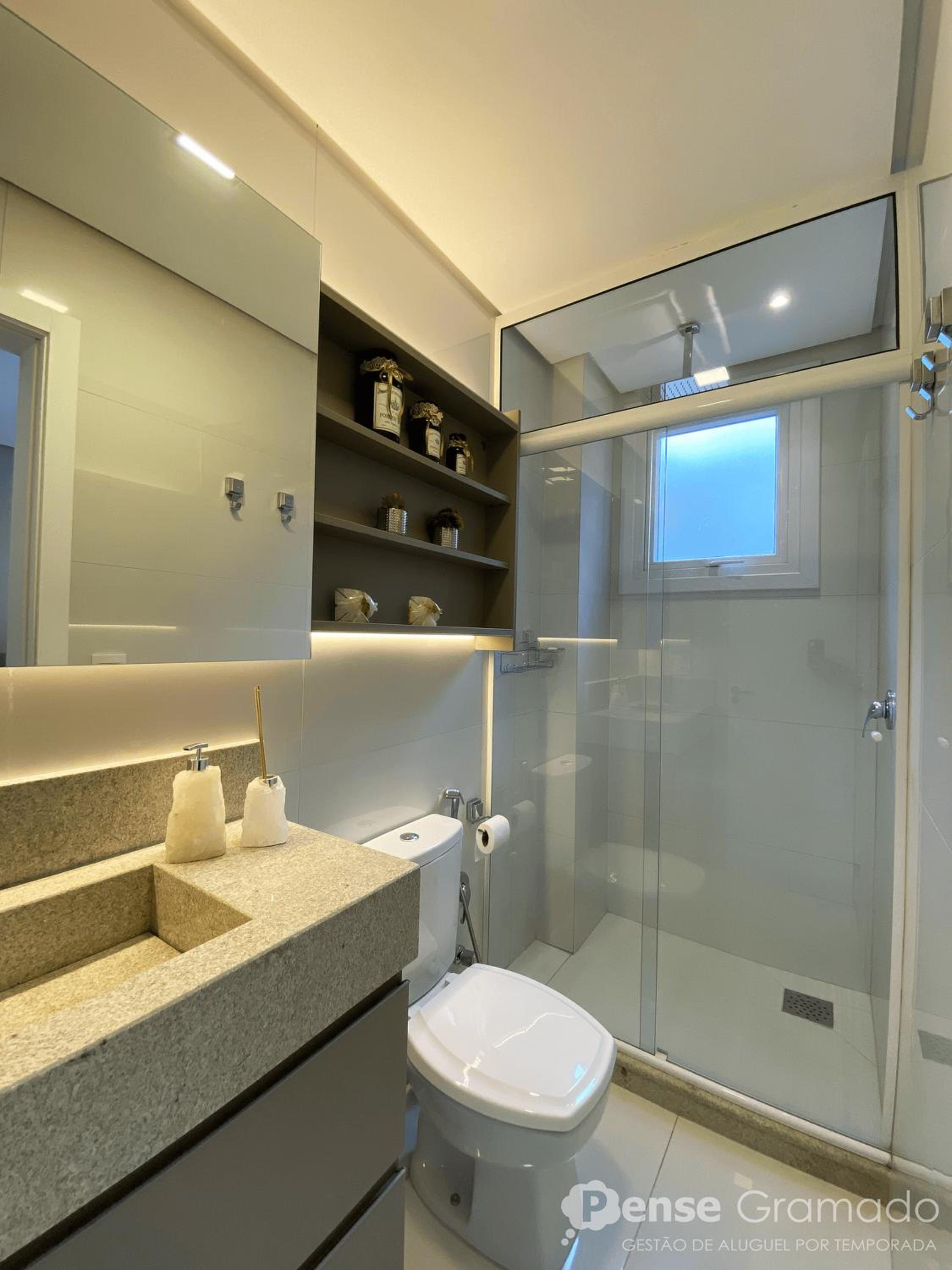 Apartamento c/ 2 suítes em Canela por Pense Gramado