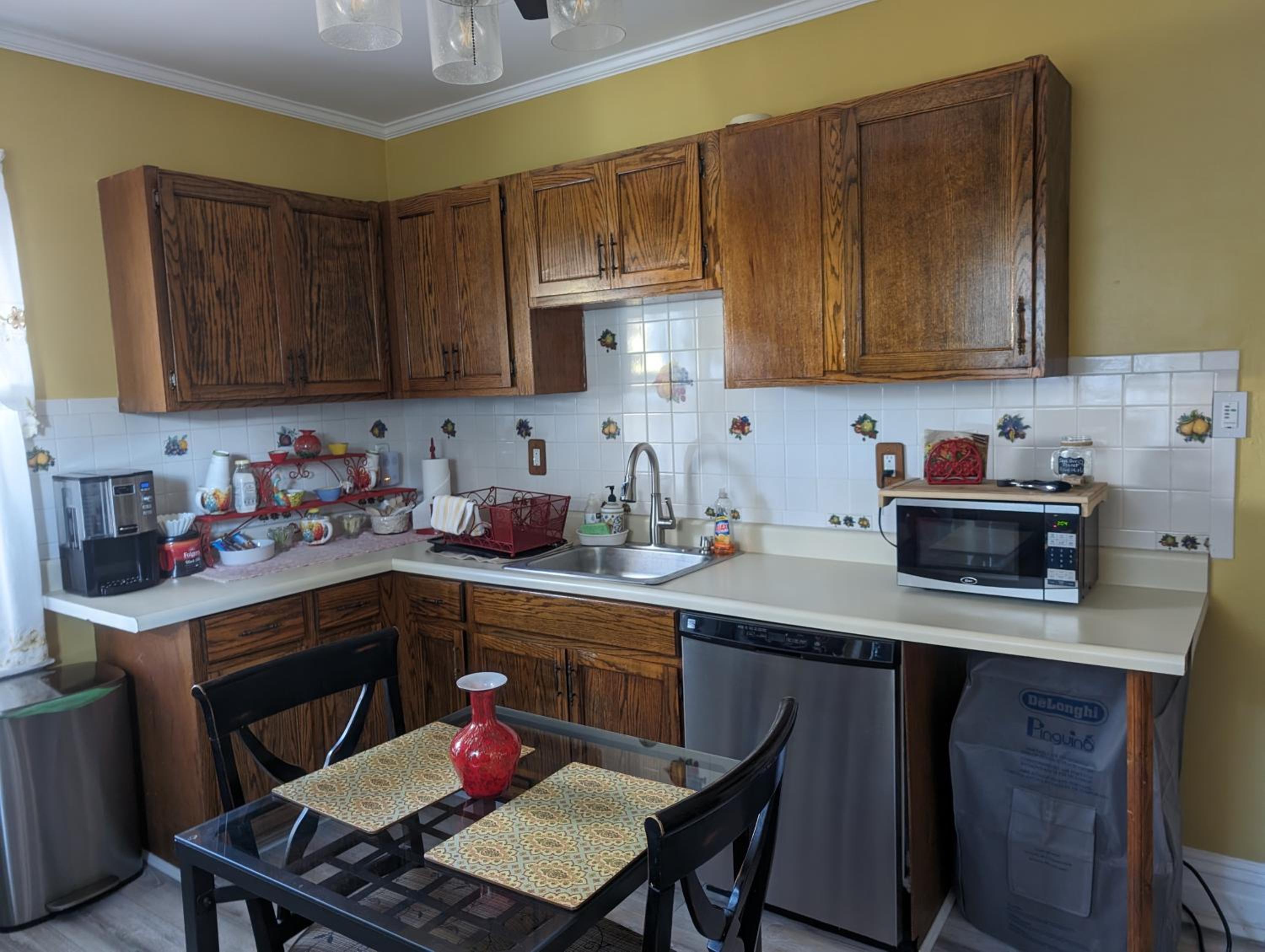 Sunny & Spacious Montclair NJ Apartment, photo 4