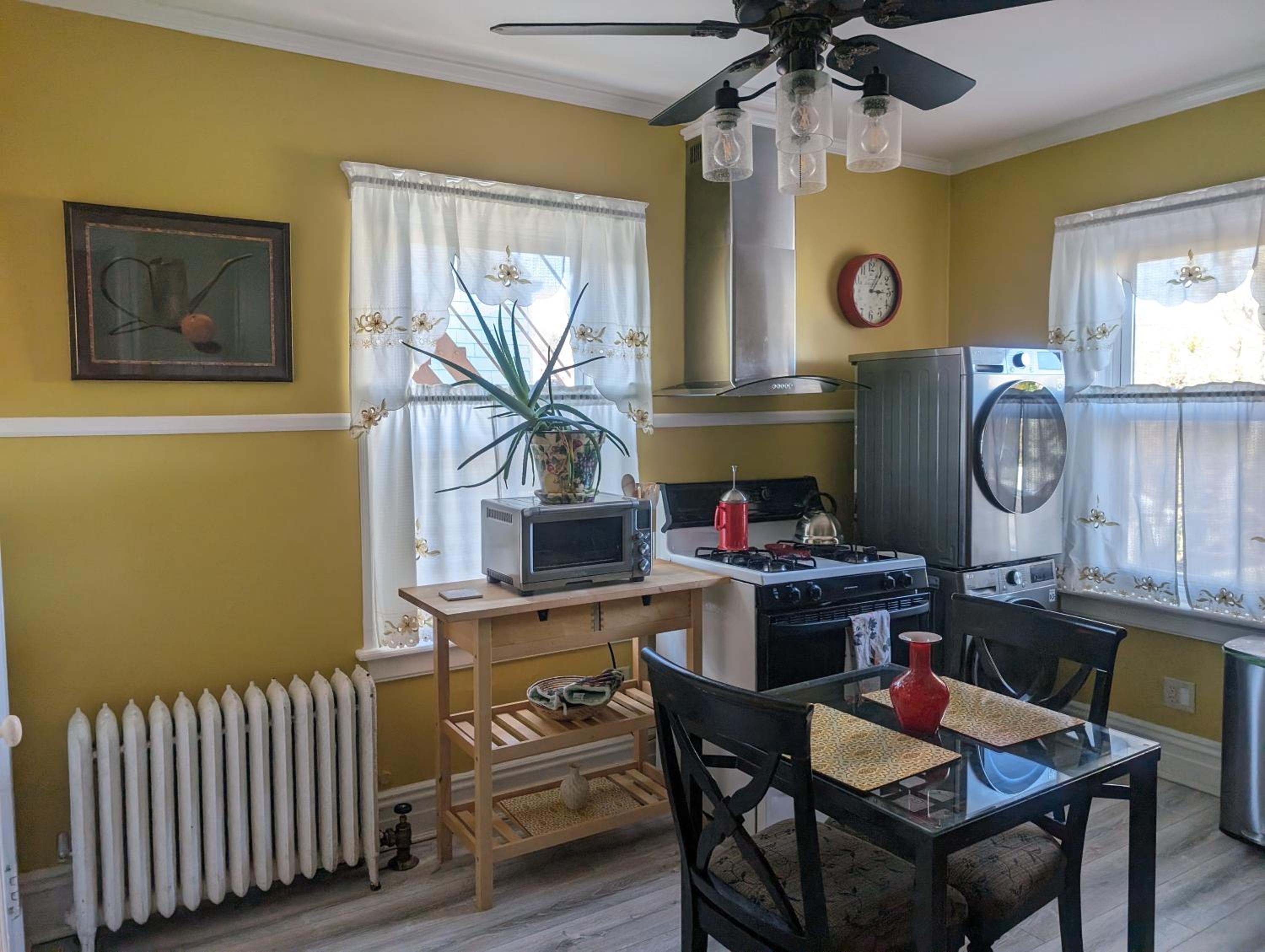 Sunny & Spacious Montclair NJ Apartment, photo 13