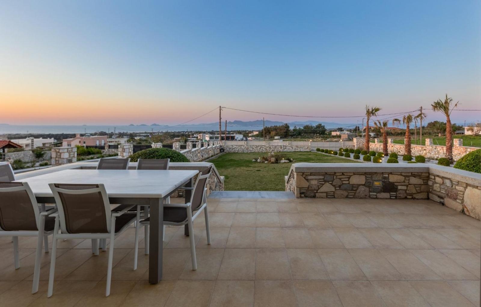 Alkis Dream Villa with Jacuzzi view 2