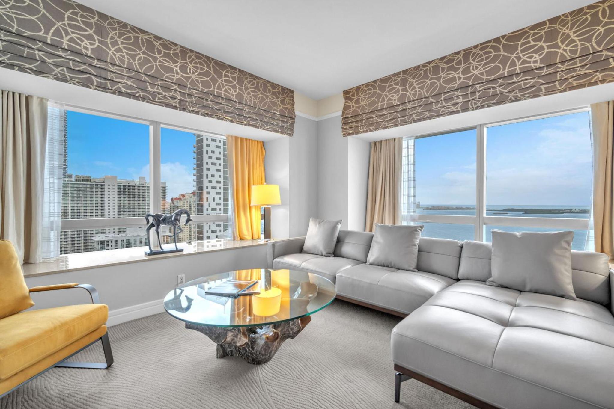 2 Bedroom OR King Studio Suites Four Seasons Hotel Miami Free Wi-Fi & Free Parking