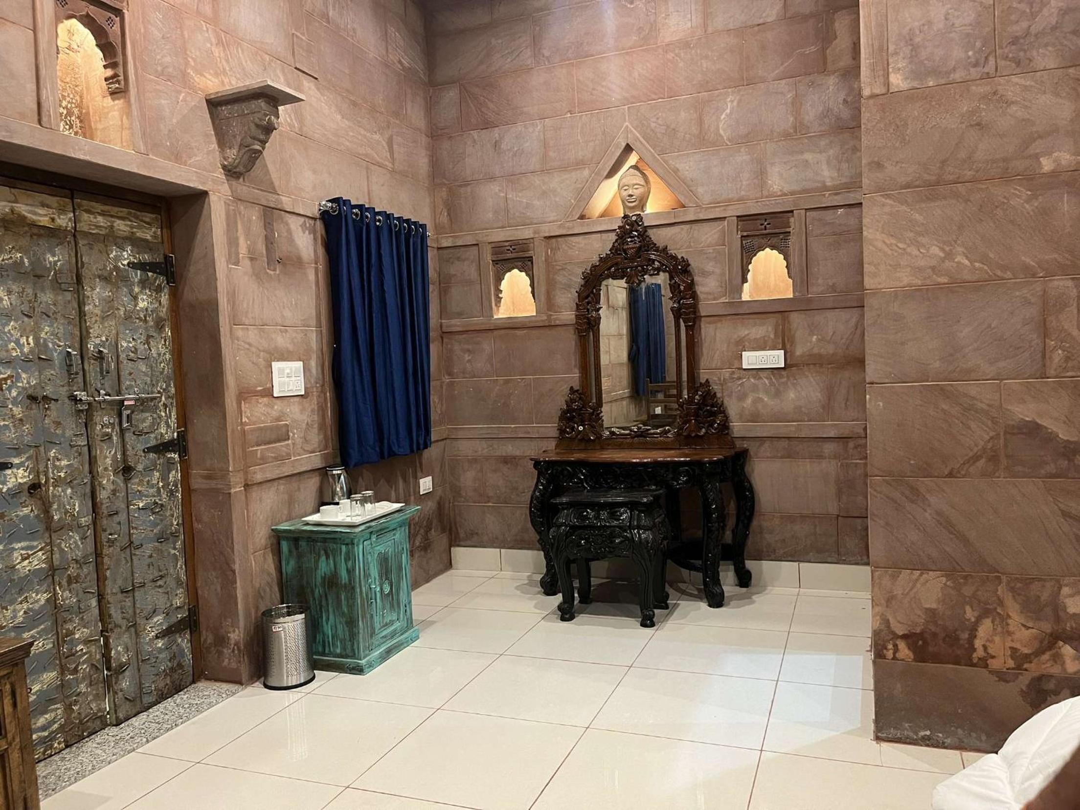 Geel Heritage - A Restored Homestay Haveli view 3