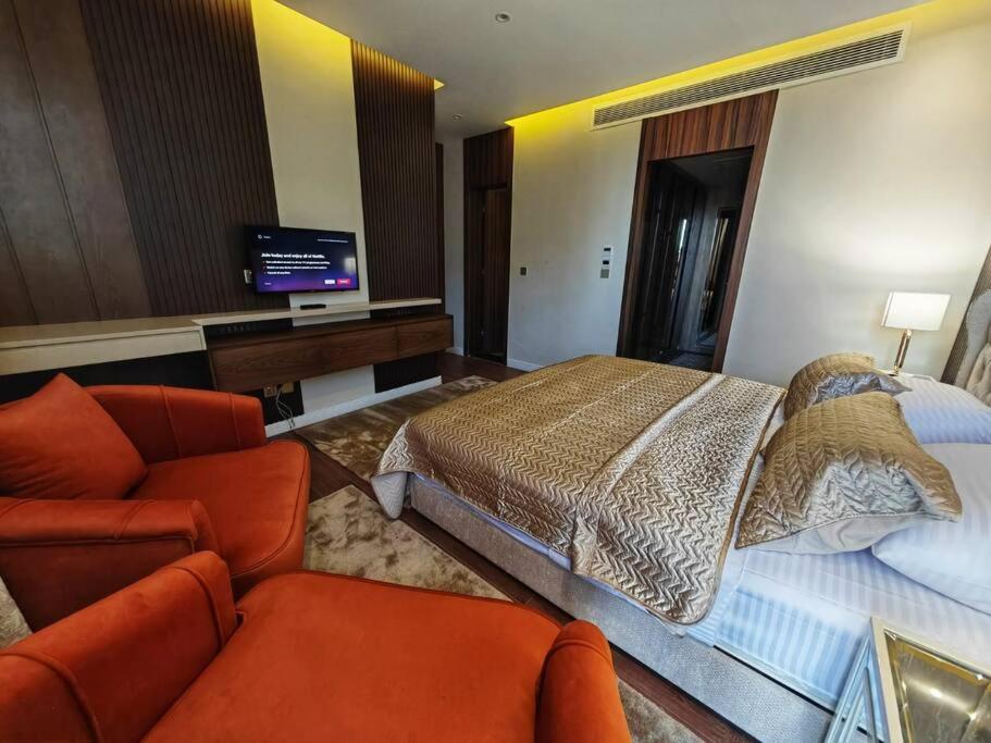 Super Luxury Apartment - Gated Community