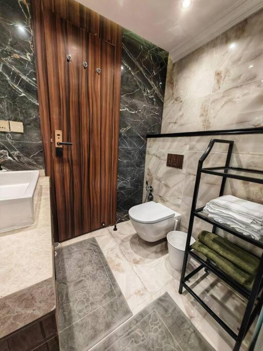 Super Luxury Apartment - Gated Community
