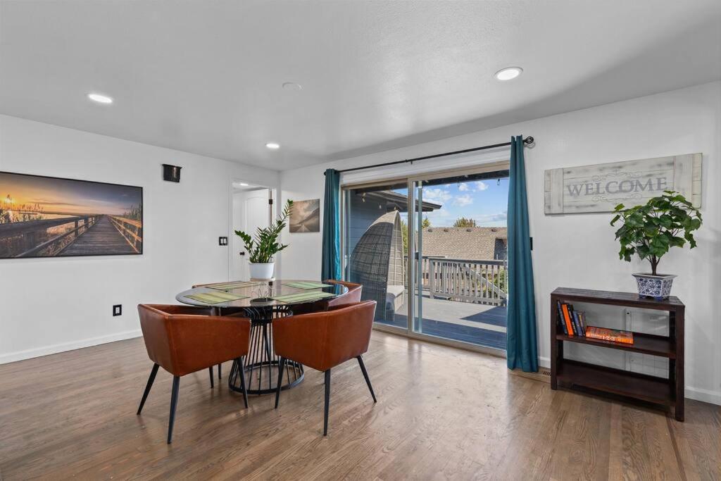Auburn Retreat w/ Mountian views