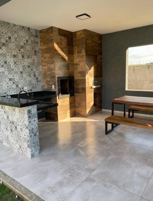 Linda casa em condomínio