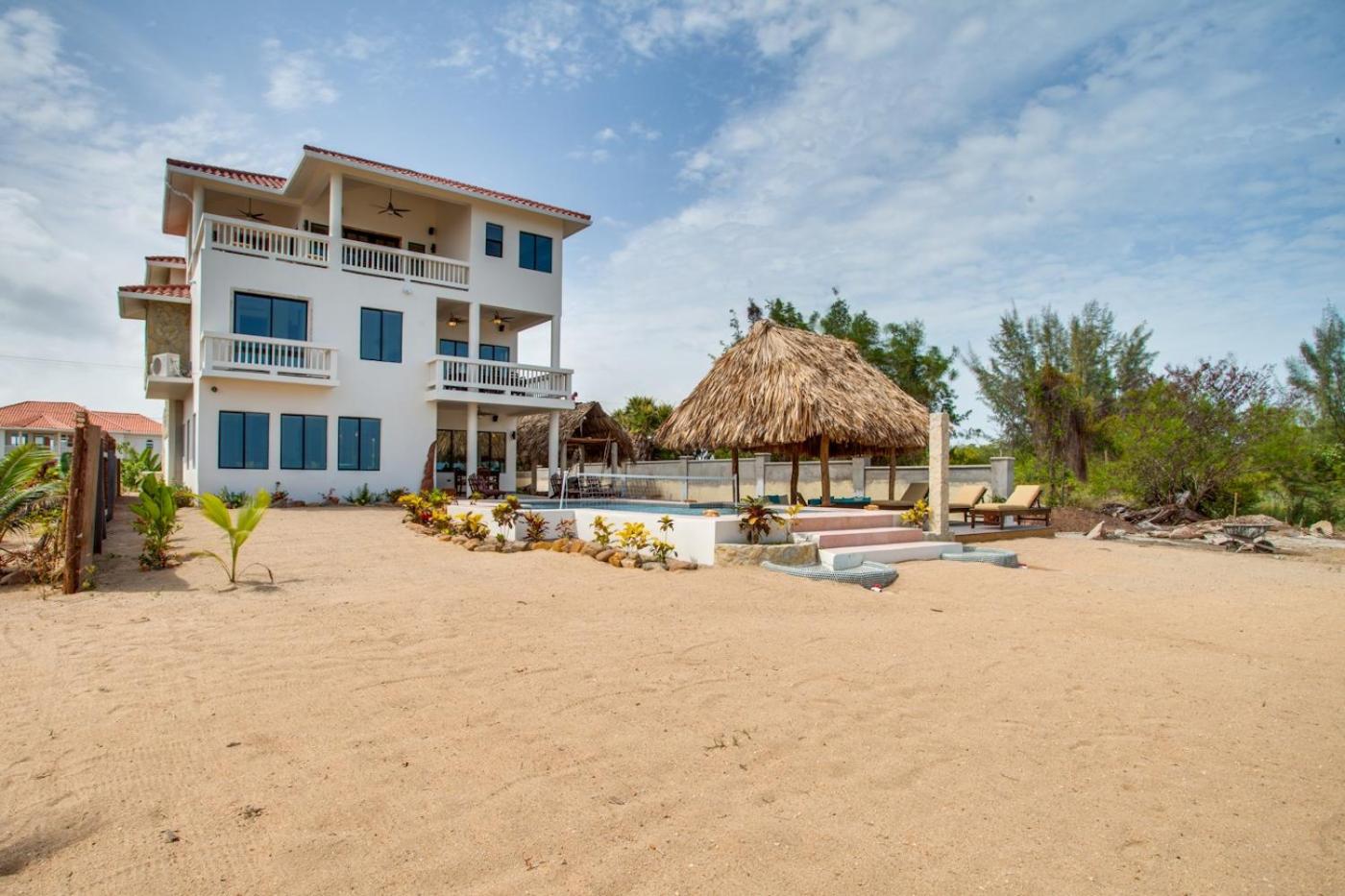 Jammin Gecko - 3 Story Oceanfront Luxury Villa 5 Bedroom w Pool