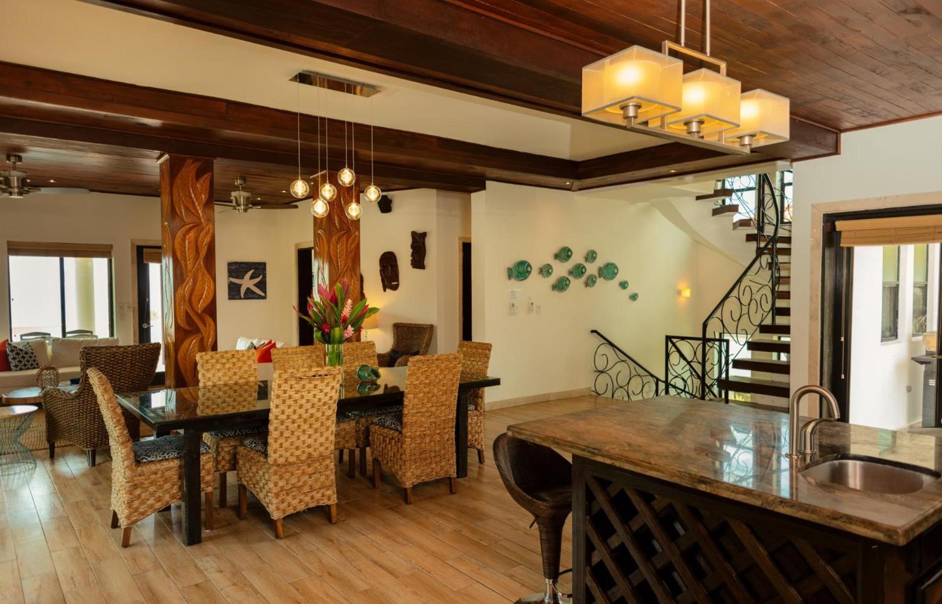Jammin Gecko - 3 Story Oceanfront Luxury Villa 5 Bedroom w Pool